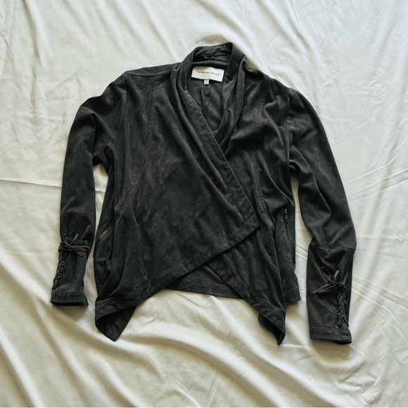 CUPCAKES and CASHMERE Brislin Faux Suede Drape Jacket - Picture 8 of 9